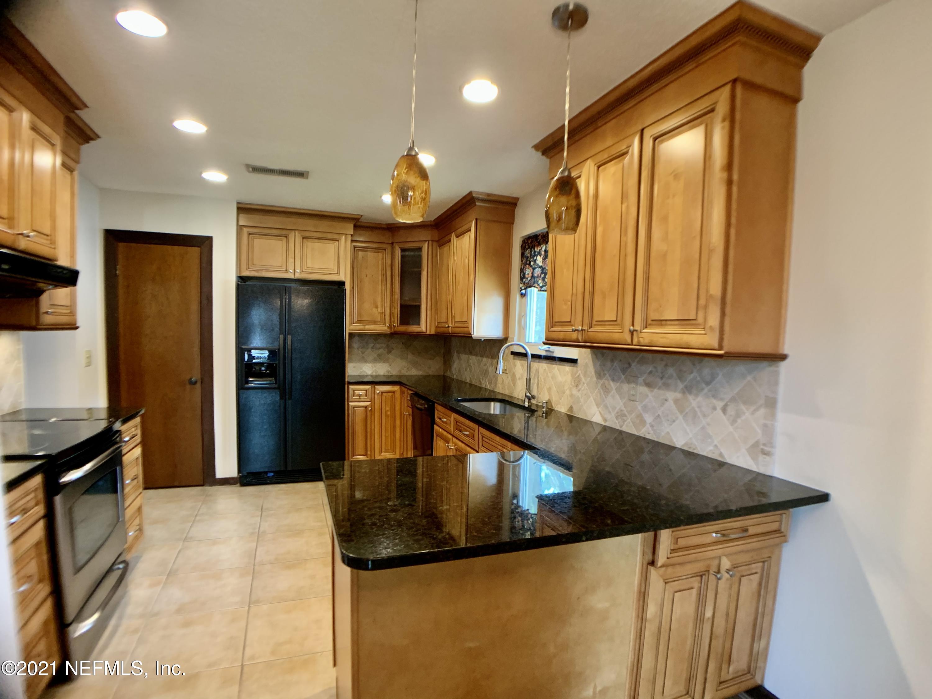 1058 Rene Court Orange Park, FL 32065 - Photo 7 of 26 Kitchen