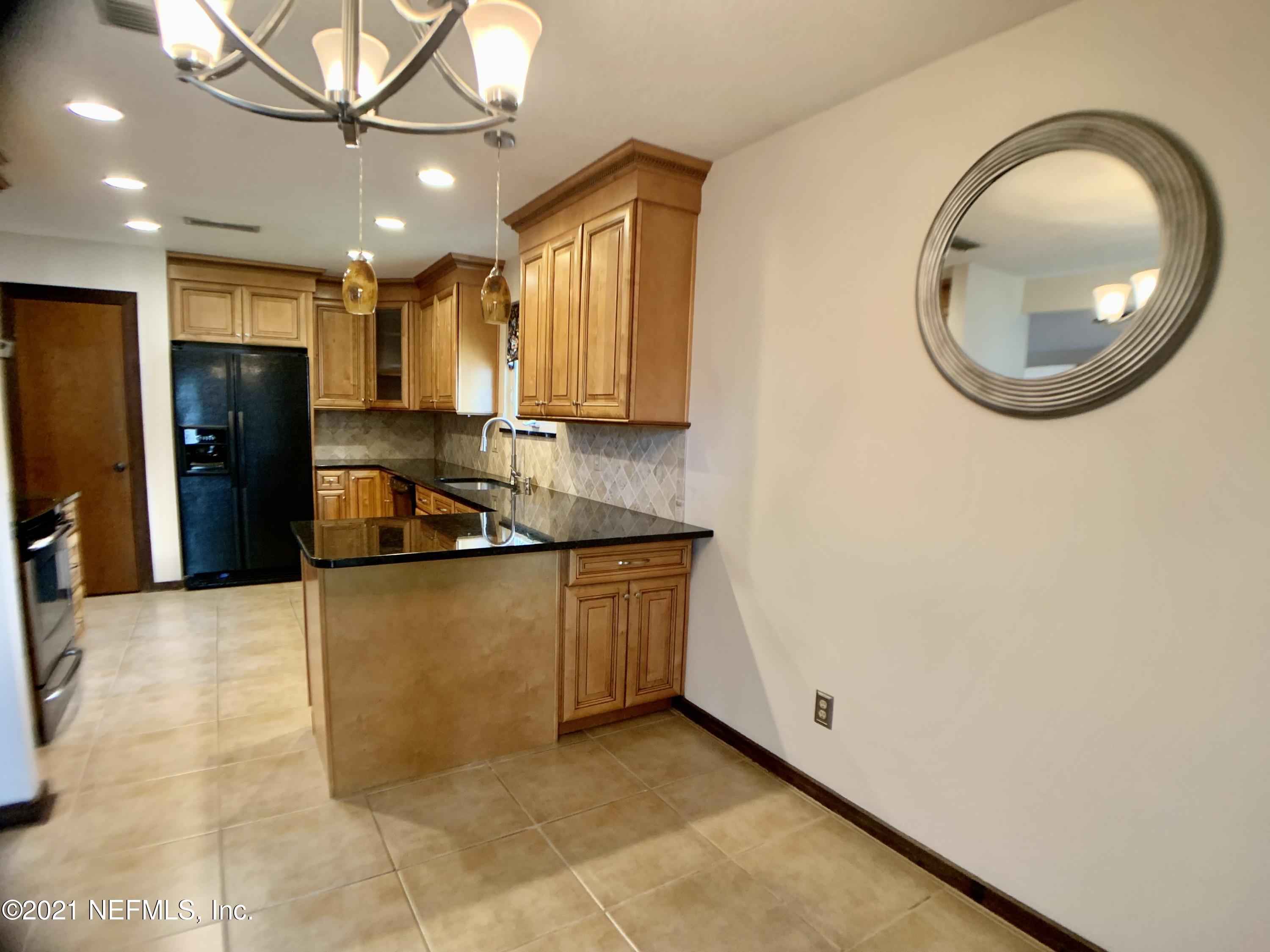 1058 Rene Court Orange Park, FL 32065 - Photo 8 of 26 Kitchen