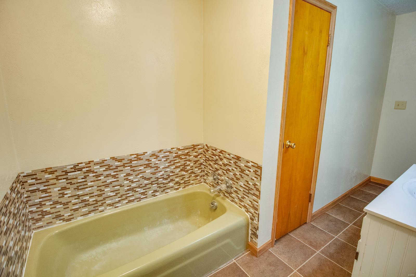 101 Walnut Street Kane, IL 62054 - Photo 20 of 33 Gallery Image 20