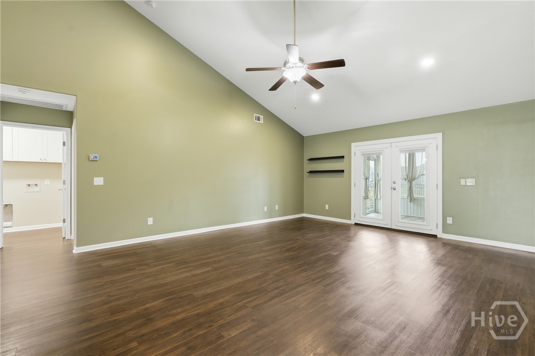 141 Grimsby Road Savannah, GA 31407 - Photo 16 of 58 Livingroom