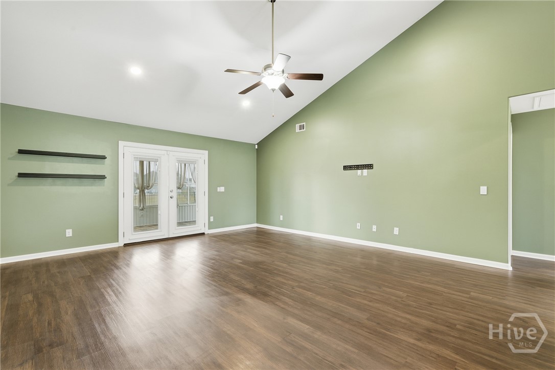 141 Grimsby Road Savannah, GA 31407 - Photo 17 of 58 Livingroom