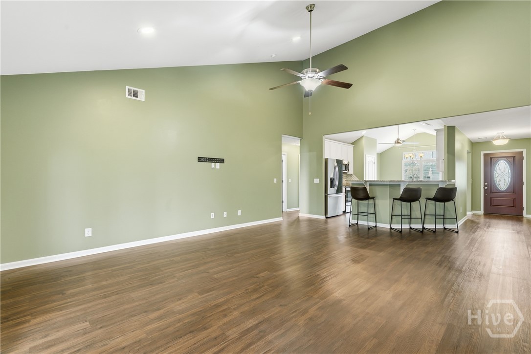 141 Grimsby Road Savannah, GA 31407 - Photo 19 of 58 Livingroom