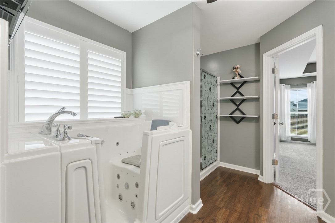 141 Grimsby Road Savannah, GA 31407 - Photo 28 of 58 Primary bathroom