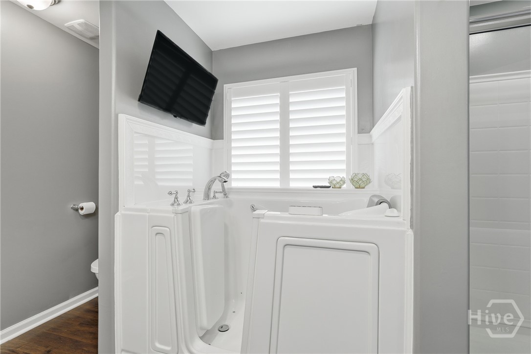 141 Grimsby Road Savannah, GA 31407 - Photo 30 of 58 Walk in bathtub
