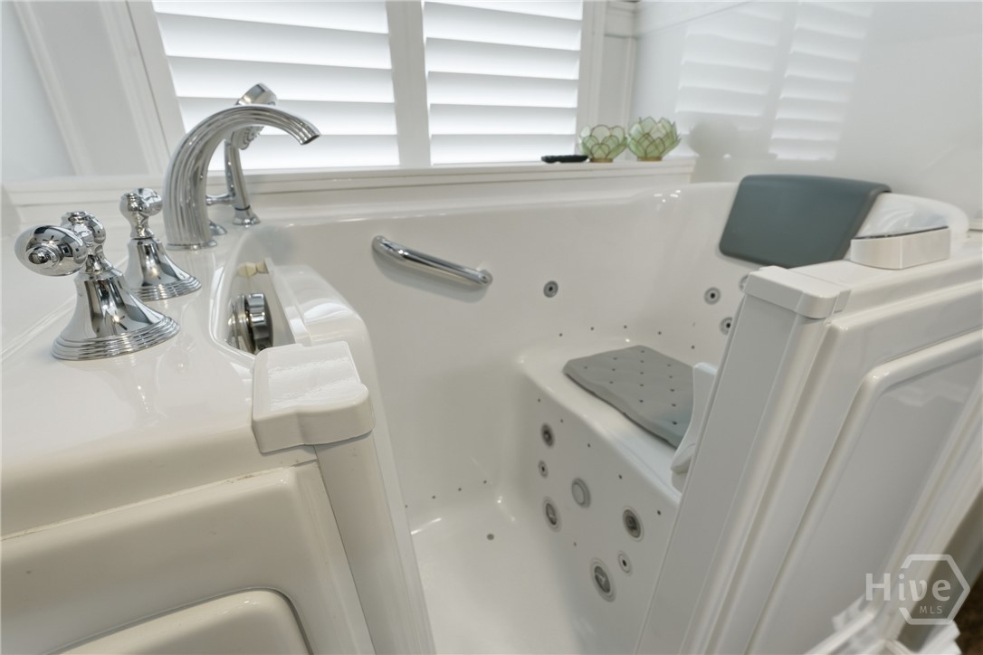 141 Grimsby Road Savannah, GA 31407 - Photo 31 of 58 Walk in bathtub