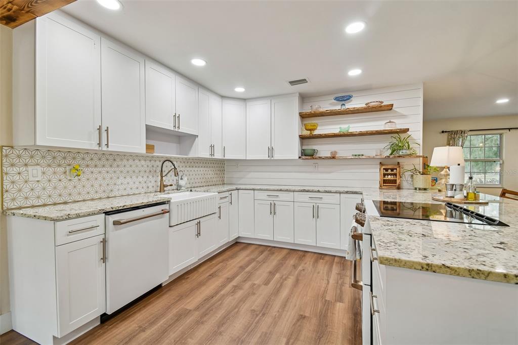 3009 Jim Johnson Road Plant City, FL 33566 - Photo 15 of 84