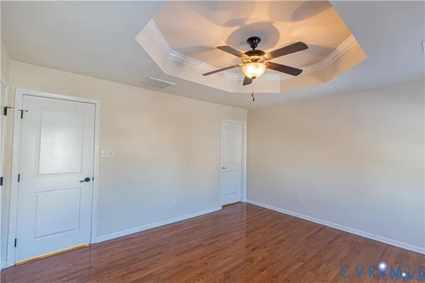 wooden view of an empty room with wooden floor