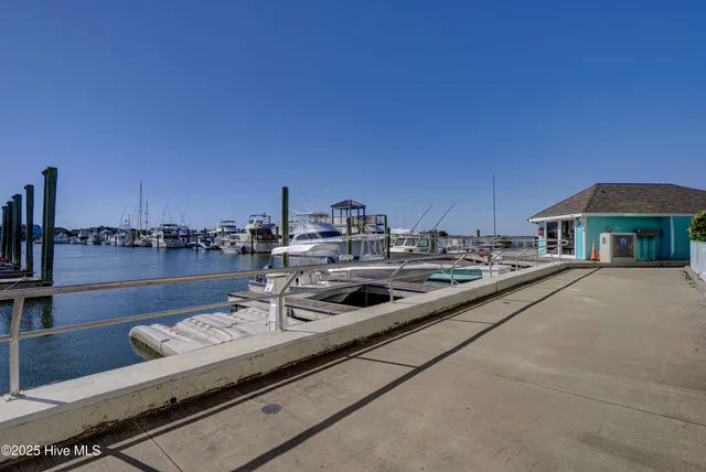 $2,500 | 322 Causeway Drive, Unit STE 207, Wrightsville Beach, NC 28480