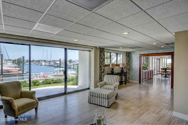 $2,500 | 322 Causeway Drive, Unit STE 207, Wrightsville Beach, NC 28480