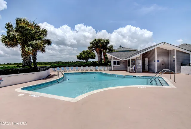 $2,500 | 322 Causeway Drive, Unit STE 207, Wrightsville Beach, NC 28480