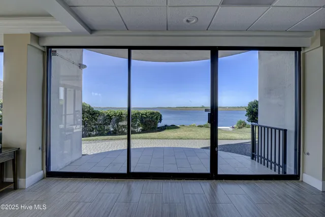 $2,500 | 322 Causeway Drive, Unit STE 207, Wrightsville Beach, NC 28480