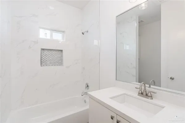 $2,050 | 529 Country Club Drive, Alamo, TX 78516