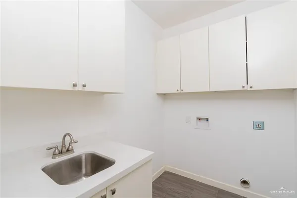 $2,050 | 529 Country Club Drive, Alamo, TX 78516