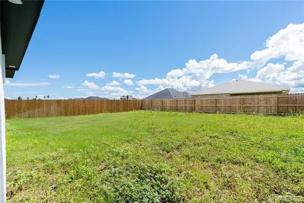 $2,050 | 529 Country Club Drive, Alamo, TX 78516