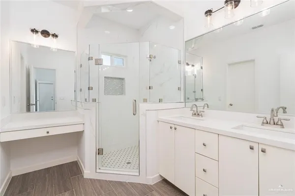 $2,050 | 529 Country Club Drive, Alamo, TX 78516