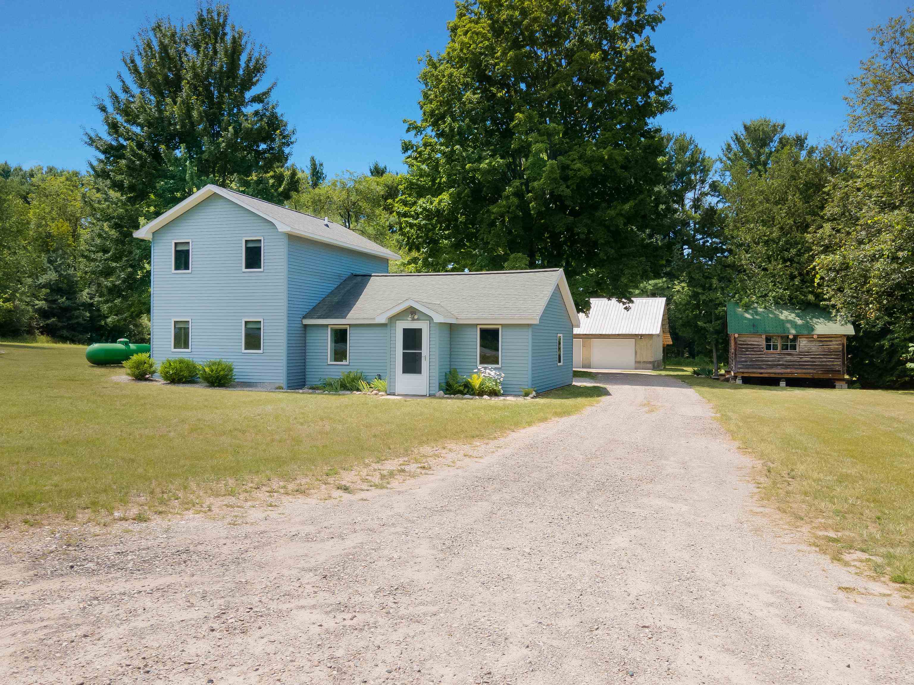 6274 Swamp Road Frankfort, MI 49635 - Photo 3 of 34