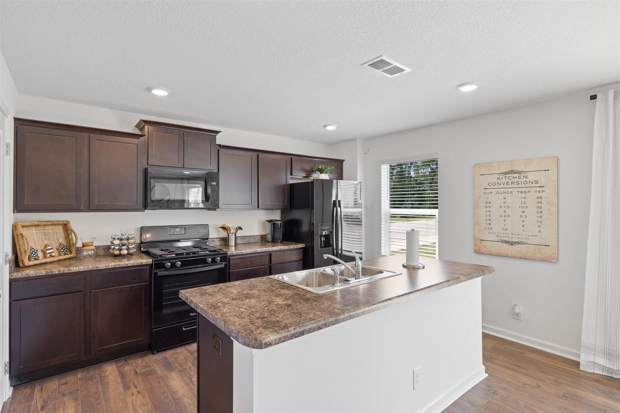 4032 Wendell Road Cleveland, TN 37323 - Photo 4 of 20 Kitchen