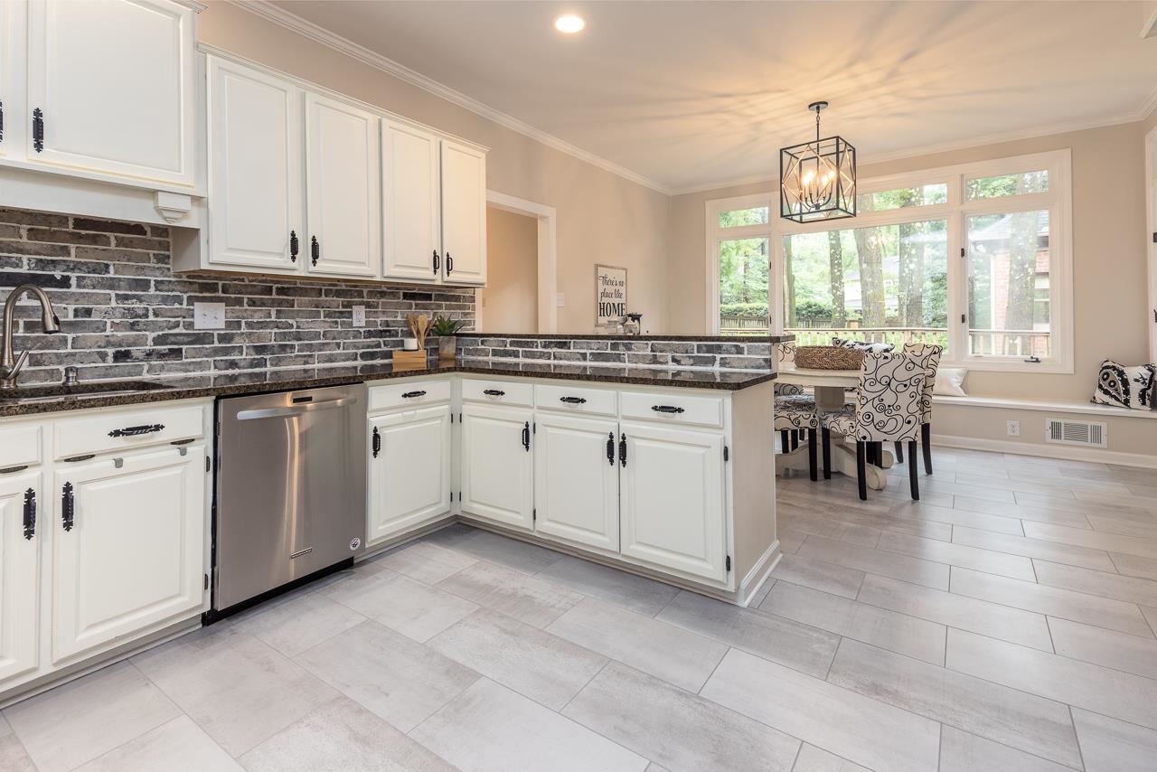1117 Oak River Road Memphis, TN 38120 - Photo 11 of 22 Gallery Image 11