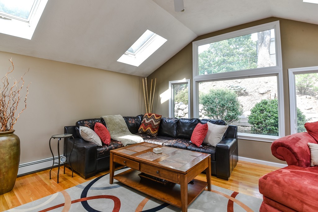 10 Laconia Road Natick, MA 01760 - Photo 4 of 19