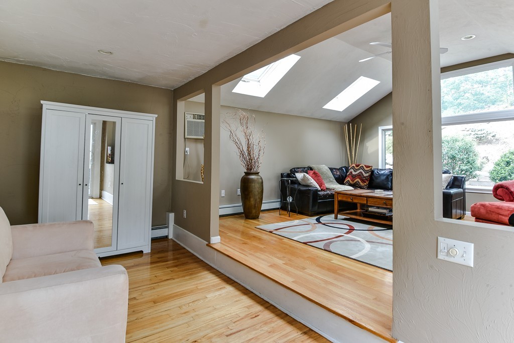 10 Laconia Road Natick, MA 01760 - Photo 5 of 19