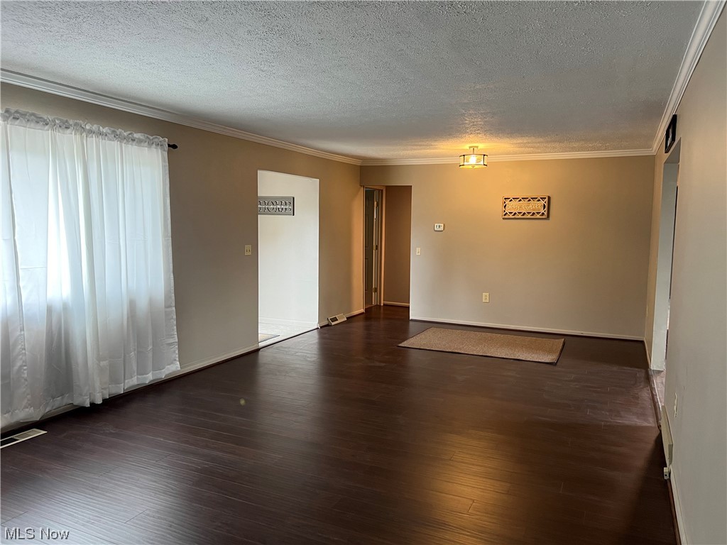 45290 North Ridge Road Amherst, OH 44001 - Photo 7 of 35
