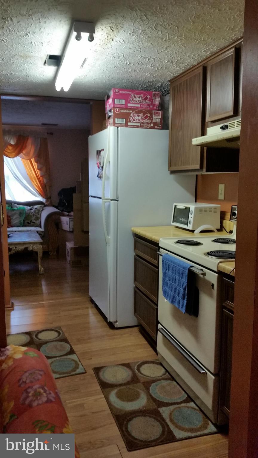 8804 Newington Commons Road Lorton, VA 22079 - Photo 7 of 11 Kitchen