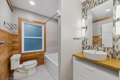 $1,935,000 | 2420 Locke Lane, Houston, TX 77019
