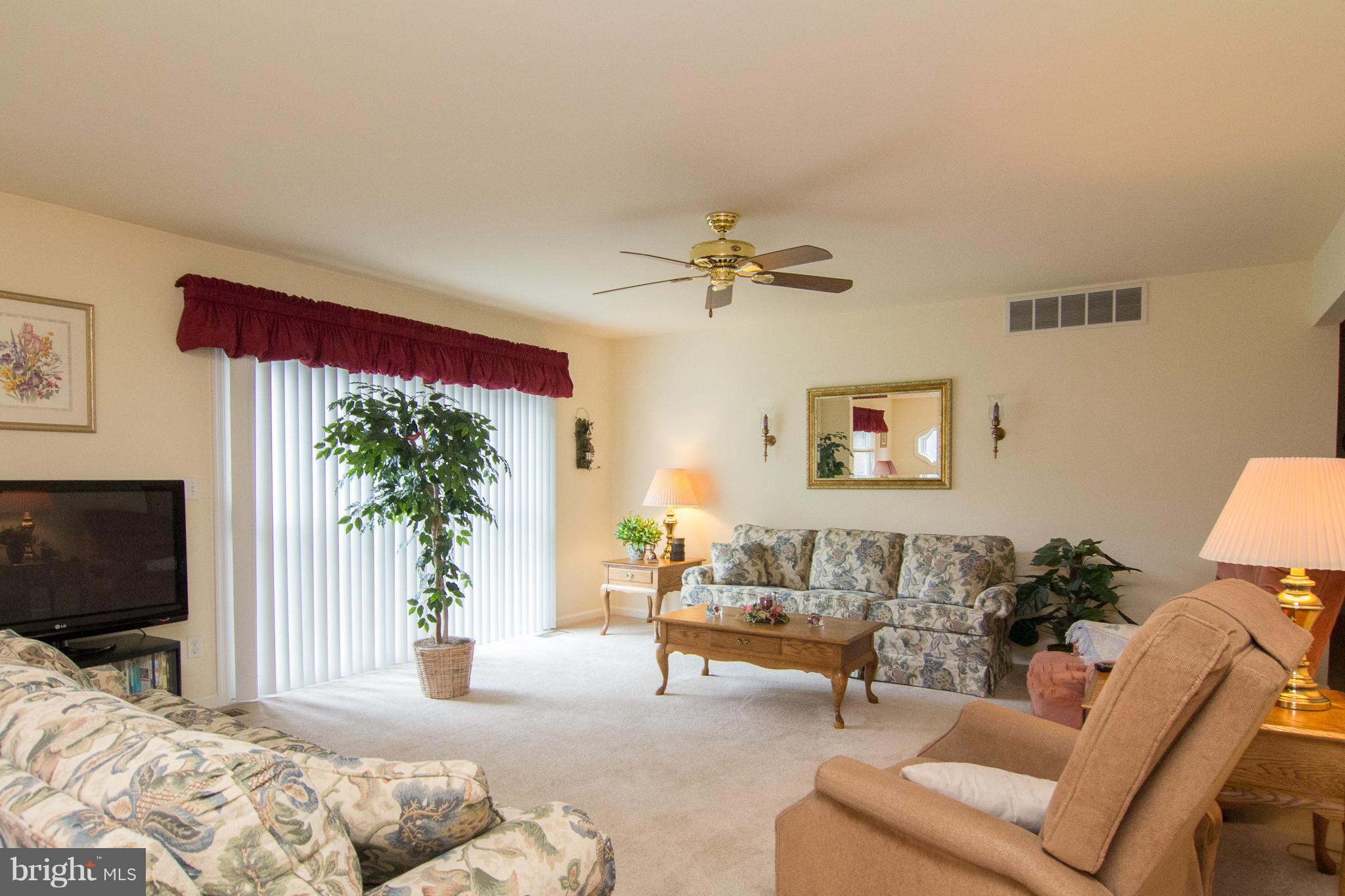 2140 Liberty Road Sykesville, MD 21784 - Photo 3 of 29 Living Room