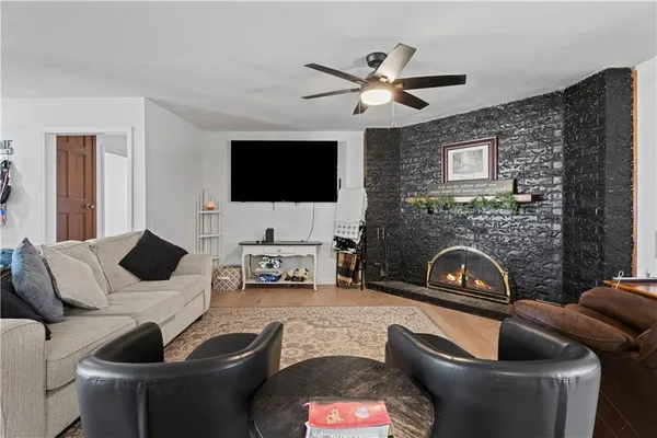 $185,000 | 220 East 2nd Avenue, Caney, KS 67333