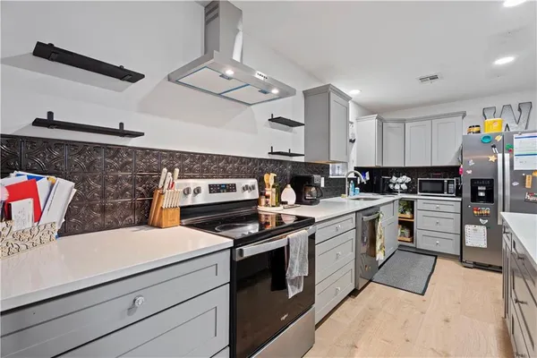 $185,000 | 220 East 2nd Avenue, Caney, KS 67333