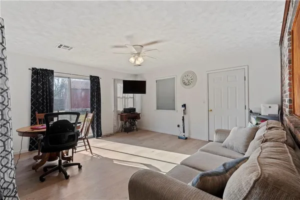 $185,000 | 220 East 2nd Avenue, Caney, KS 67333