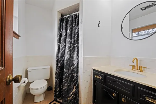 $185,000 | 220 East 2nd Avenue, Caney, KS 67333