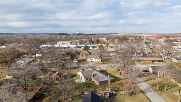 $185,000 | 220 East 2nd Avenue, Caney, KS 67333