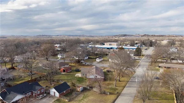 $185,000 | 220 East 2nd Avenue, Caney, KS 67333