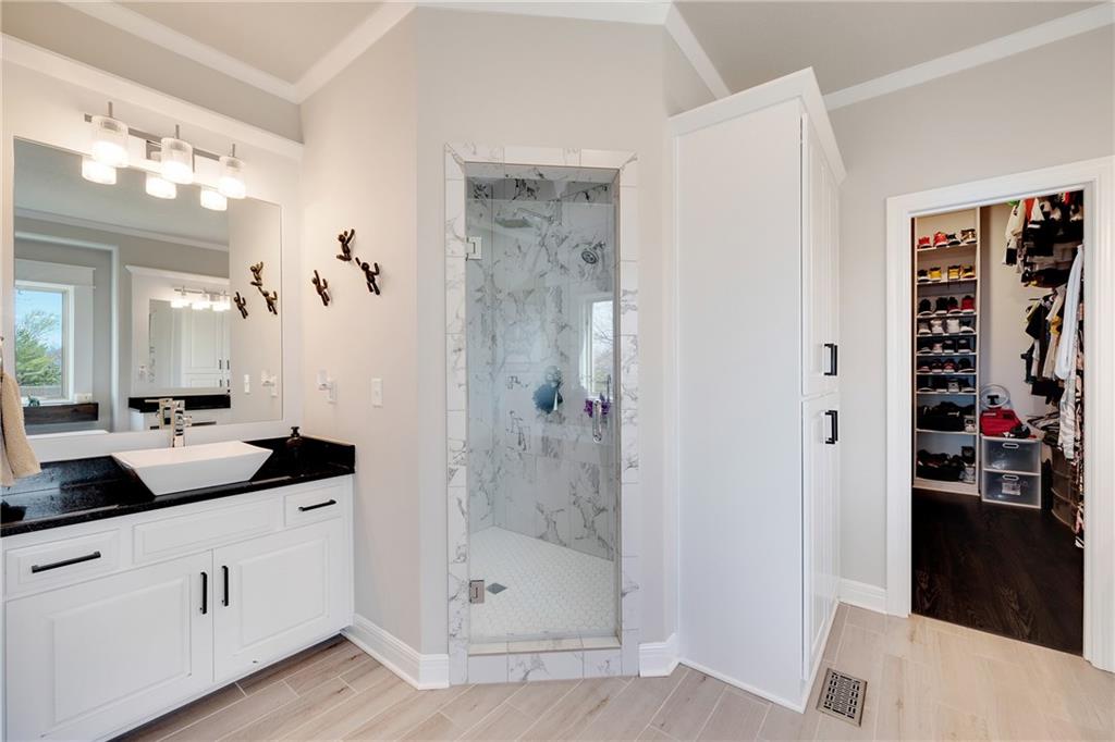 905 Southeast Wood Ridge Court Blue Springs, MO 64014 - Photo 25 of 48