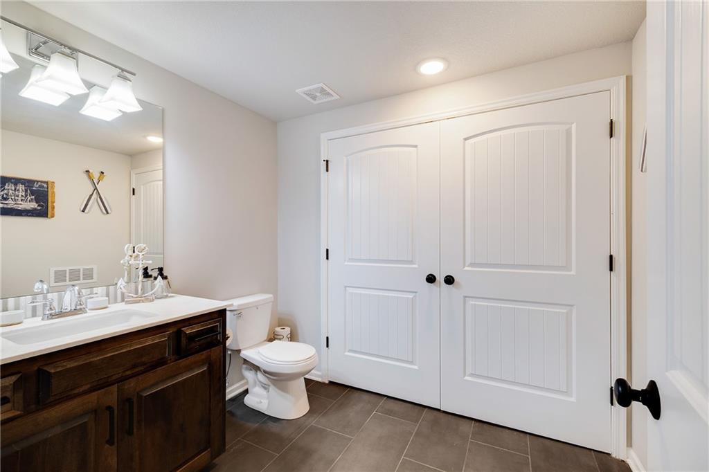 905 Southeast Wood Ridge Court Blue Springs, MO 64014 - Photo 28 of 48