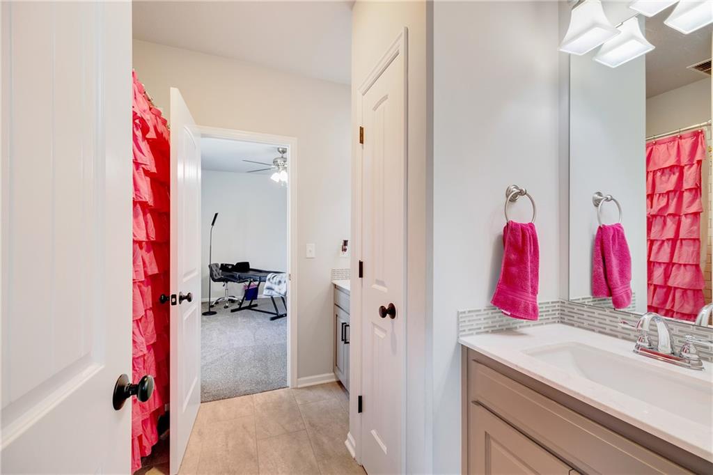 905 Southeast Wood Ridge Court Blue Springs, MO 64014 - Photo 40 of 48