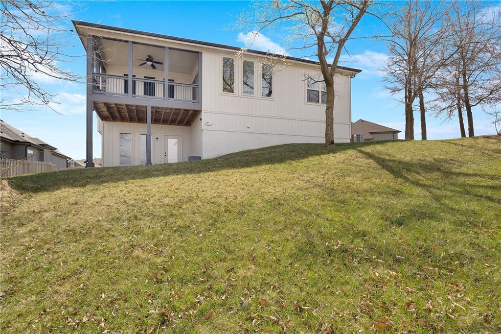 905 Southeast Wood Ridge Court Blue Springs, MO 64014 - Photo 5 of 48