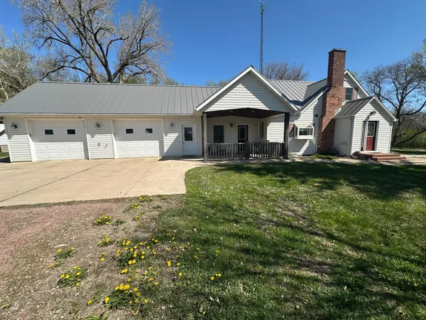 $375,000 | 22451 340th Avenue, Revere, MN 56166
