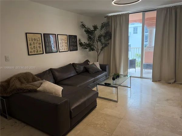 $2,100 | 19555 East Country Club Drive, Unit 8602, Aventura, FL 33180