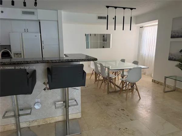 $2,100 | 19555 East Country Club Drive, Unit 8602, Aventura, FL 33180