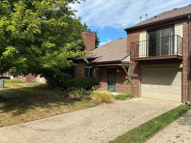 $310,000 | 464 East St Clair Street, Indianapolis, IN 46202