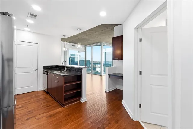 $2,995 | 3324 Peachtree Road Northeast, Unit 2001, Atlanta, GA 30326