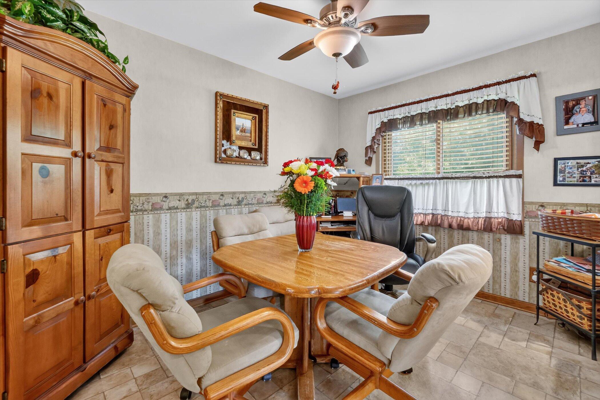 22175 Pratt Road Armada, MI 48005 - Photo 26 of 83 24-22175-Pratt-Rd-WindowStill-Photograph