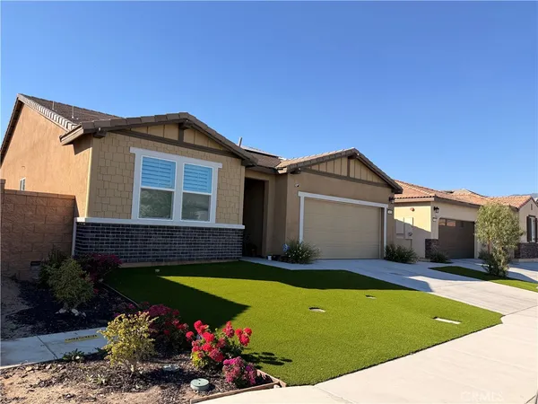 $642,000 | 562 Hudson Way, Rialto, CA 92377