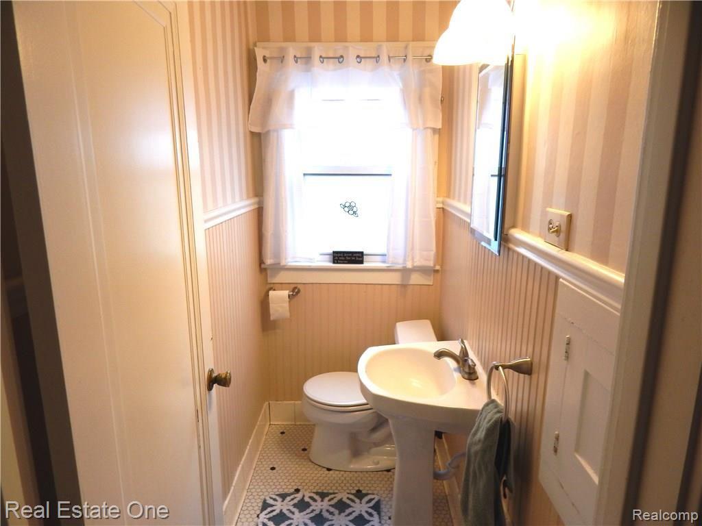 3159 Martell Street Rochester Hills, MI 48309 - Photo 6 of 12