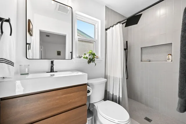 $2,150 | 805 Huntingdon Place, Austin, TX 78745