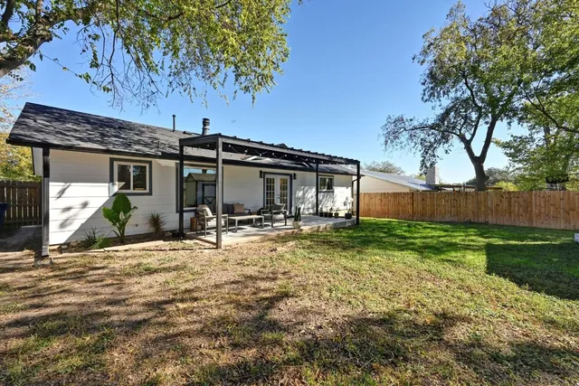 $2,150 | 805 Huntingdon Place, Austin, TX 78745