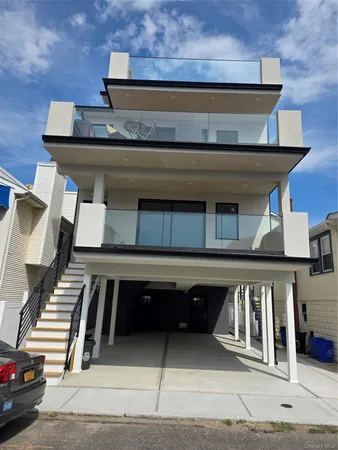 $4,500 | 72 Ohio Avenue, Unit LOWR, Long Beach, NY 11561