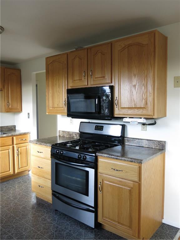 914 Lindsay Road Carnegie, PA 15106 - Photo 8 of 12 Kitchen III